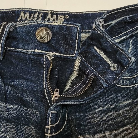 Miss Me “ The M Series” Capri Jeans - Picture 9 of 16